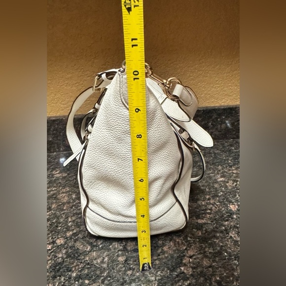 Coach C5690 Kleo Carryall Handbag
Chalk Pebbled Leather Crossbody Strap - Picture 14 of 16